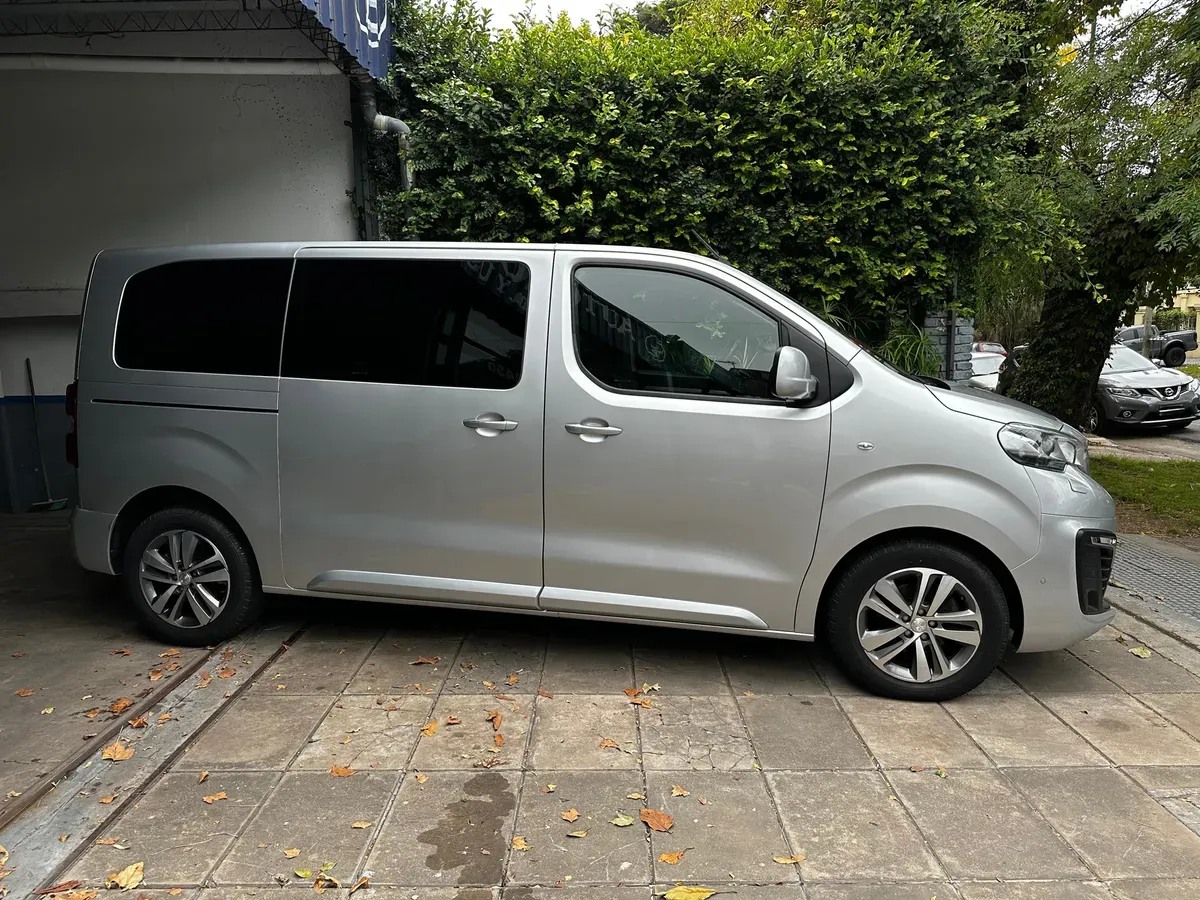 Mira esta publicación de Peugeot Traveler