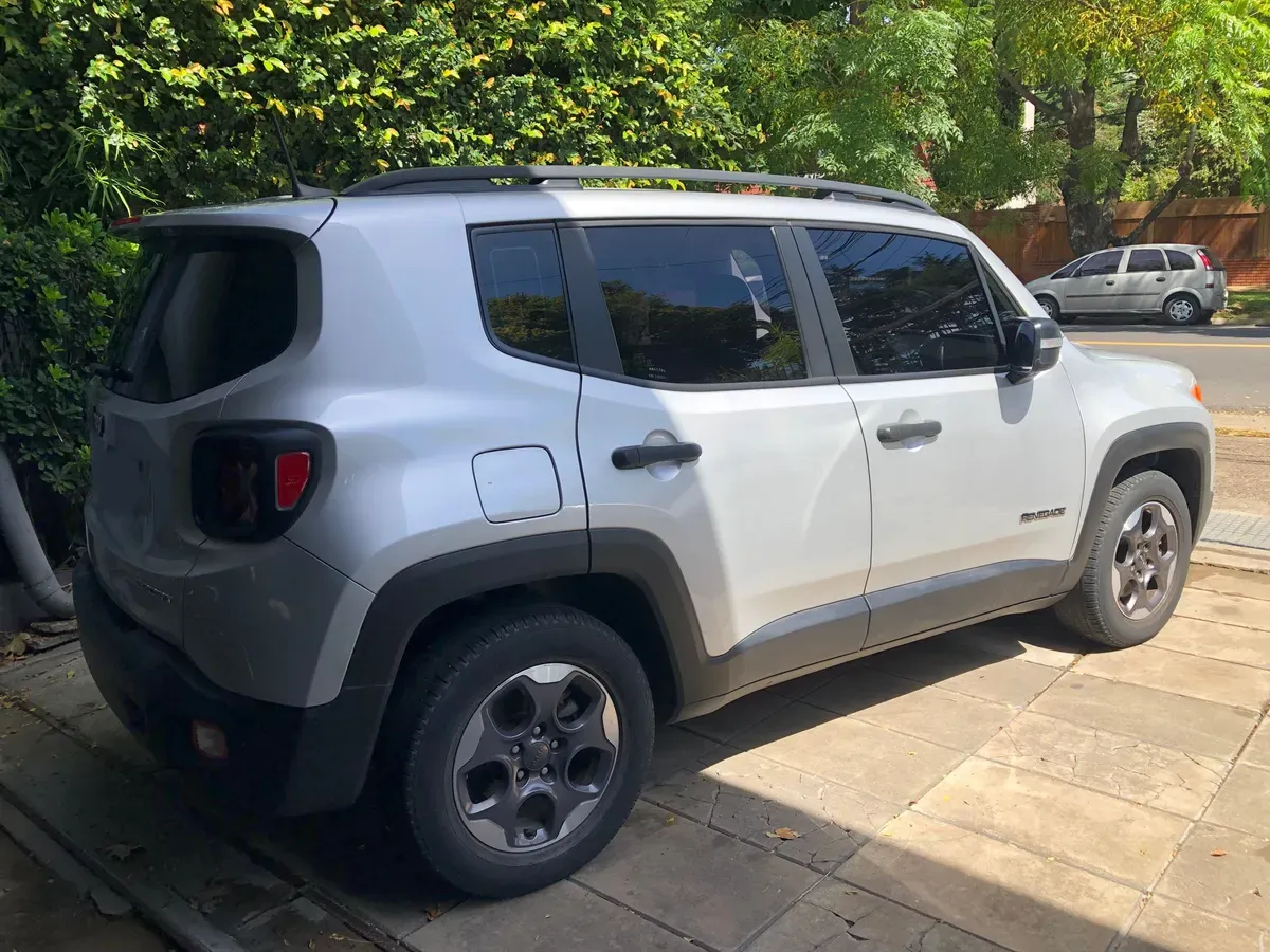 Mirá esta publicación de Jeep Renegade