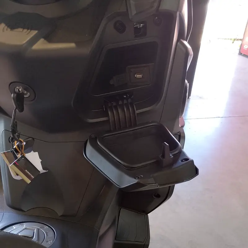 Mira esta publicación de Qjmotor FORT 350 2025 en Motordil