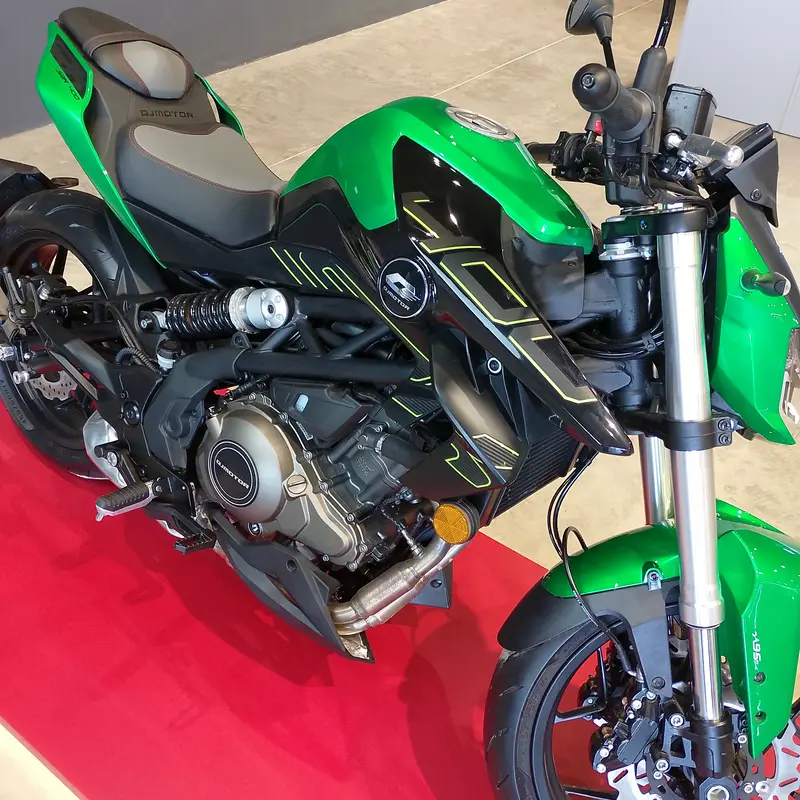 Mira esta publicación de Qjmotor SRK 400 2025 en Motordil