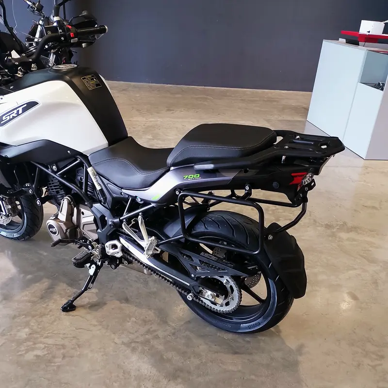 Mira esta publicación de Qjmotor SRT 700 2025 en Motordil