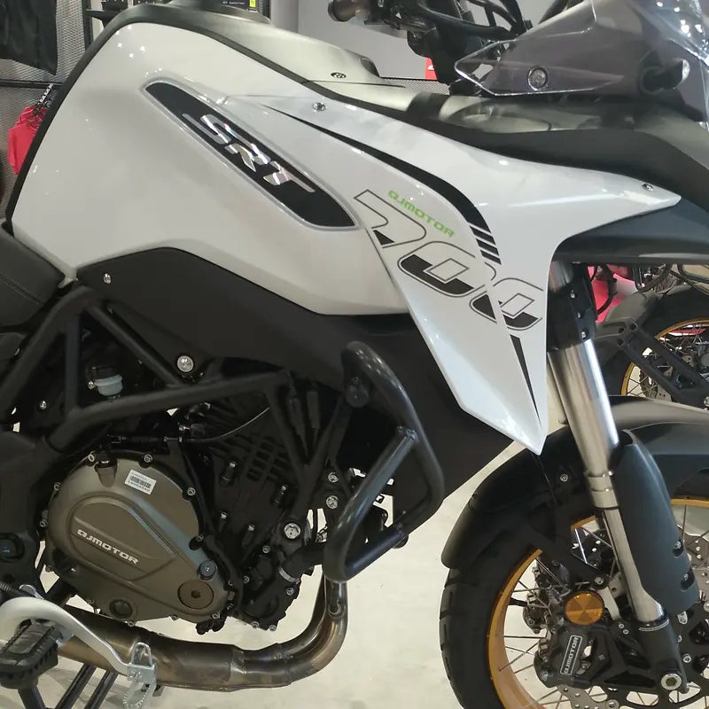 Mira esta publicación de Qjmotor SRT 700 X 2025 en Motordil
