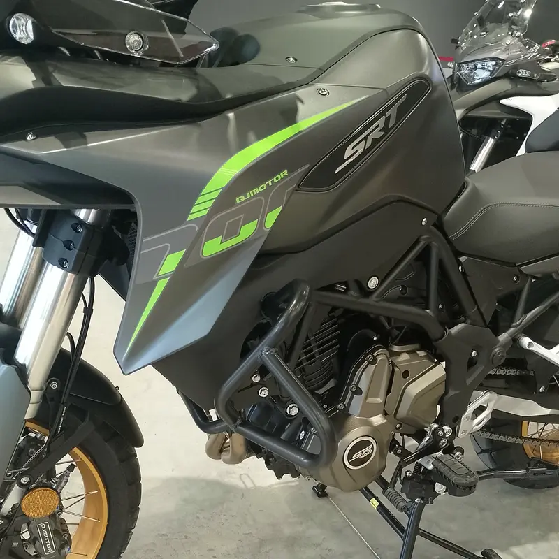 Mira esta publicación de Qjmotor SRT 700 X 2025 en Motordil