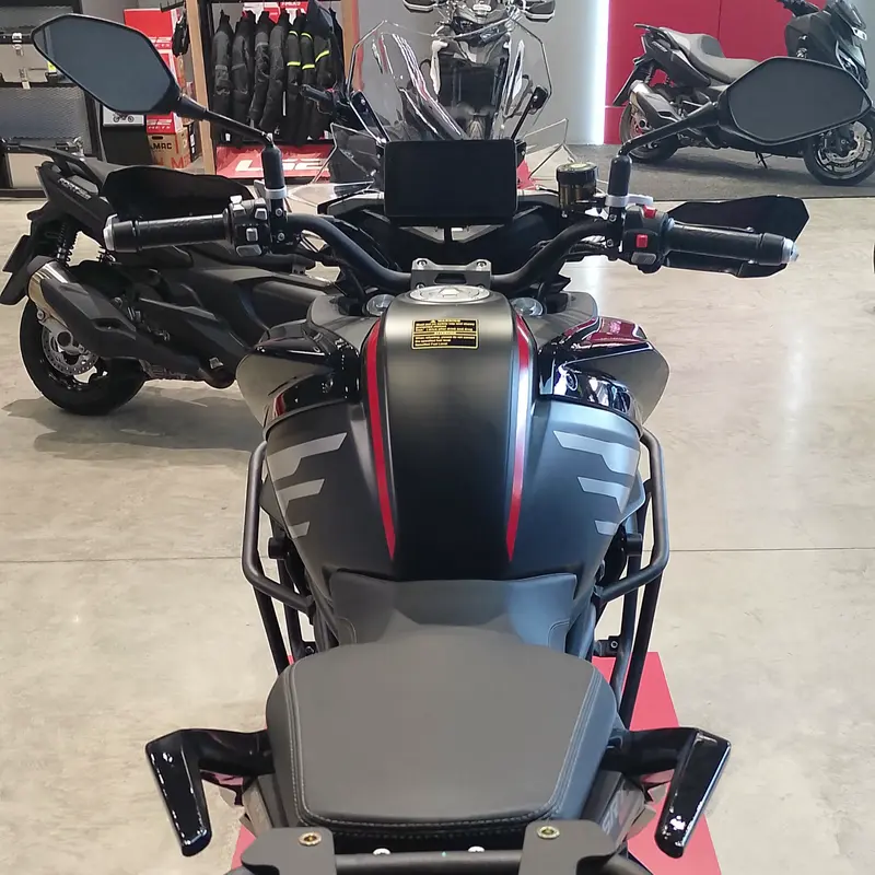 Mira esta publicación de Qjmotor SRT 800 Sx 2025 en Motordil