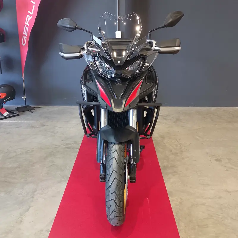 Mira esta publicación de Qjmotor SRT 800 Sx 2025 en Motordil