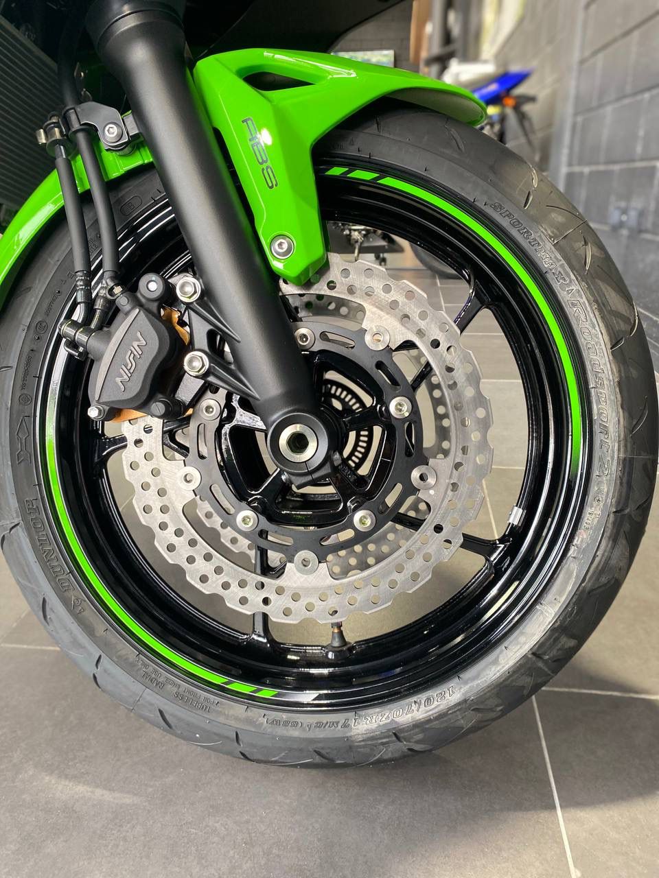 Mira esta publicación de Kawasaki Ninja 650 EX 2025 en Motordil