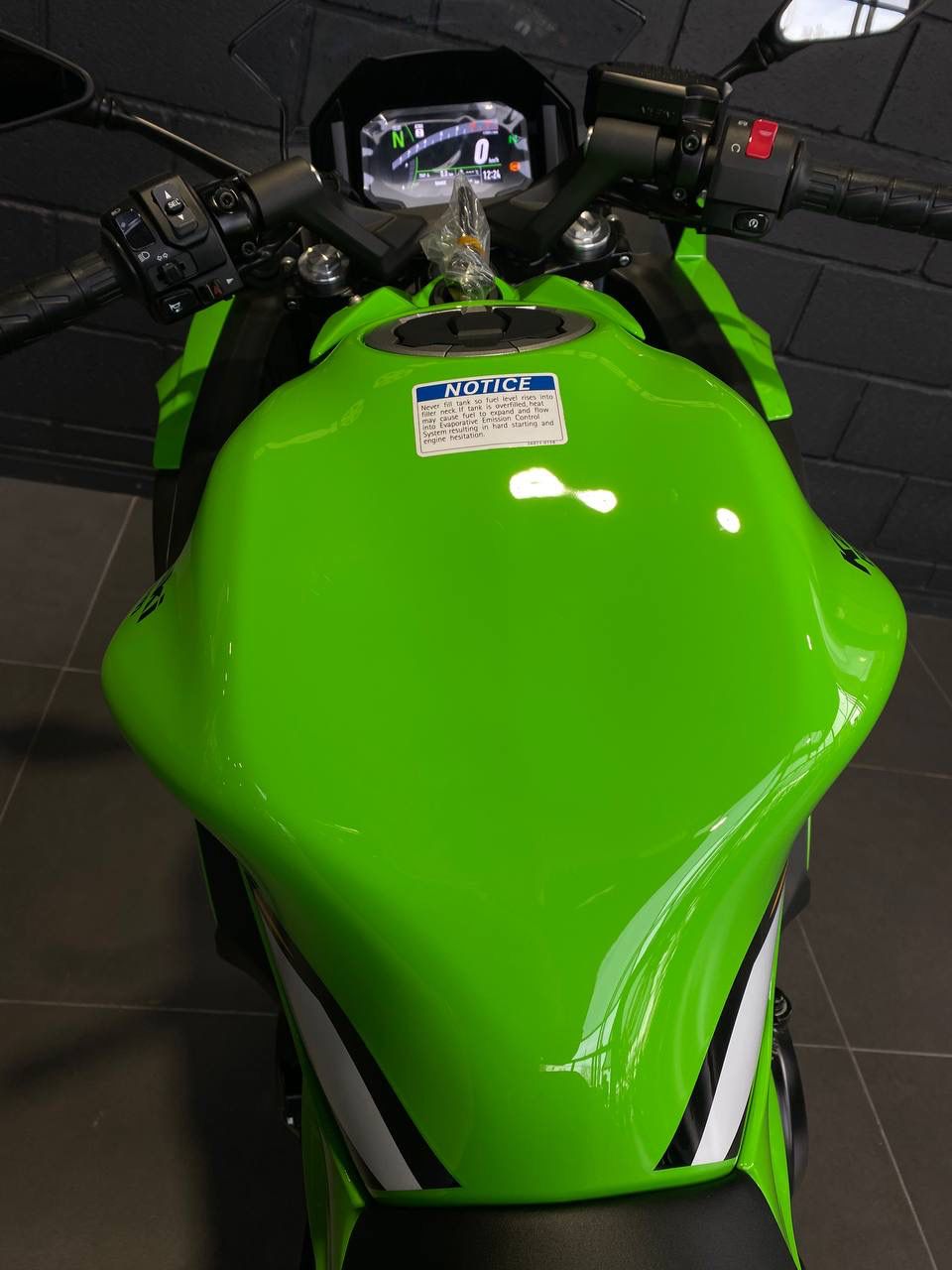 Mira esta publicación de Kawasaki Ninja 650 EX 2025 en Motordil