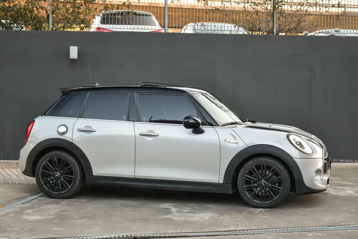 Mira esta publicación de Mini Cooper Cooper