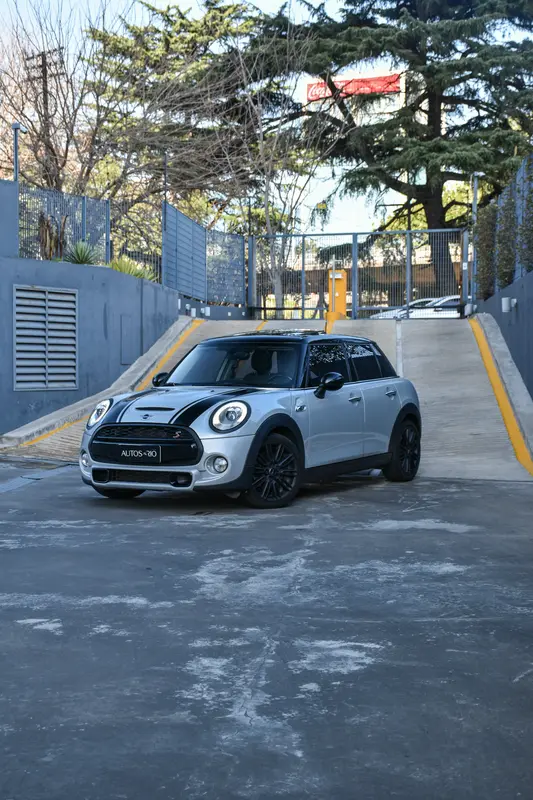 Mirá esta publicación de Mini Cooper Cooper