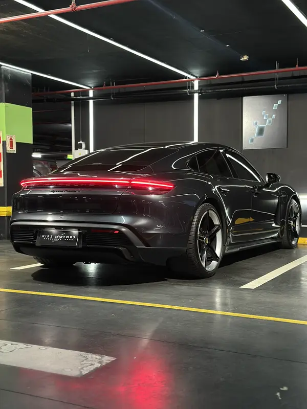 Mirá esta publicación de Porsche Taycan