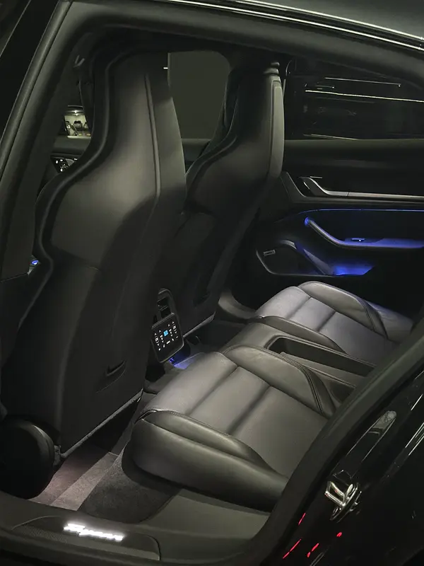 Mira esta publicación de Porsche Taycan