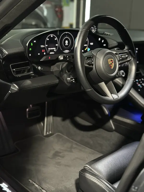Mira esta publicación de Porsche Taycan