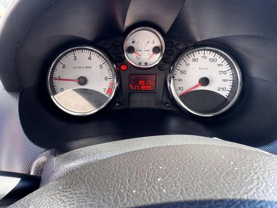 Mira esta publicación de Peugeot 207 Compact