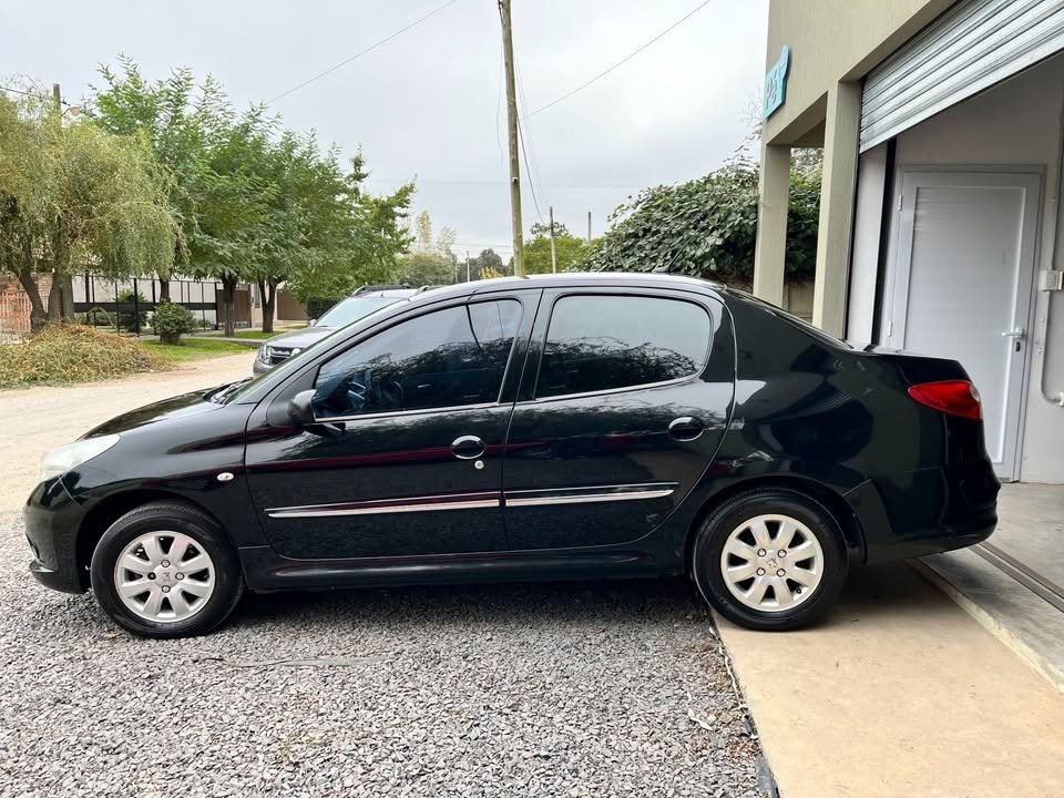 Mira esta publicación de Peugeot 207 Compact