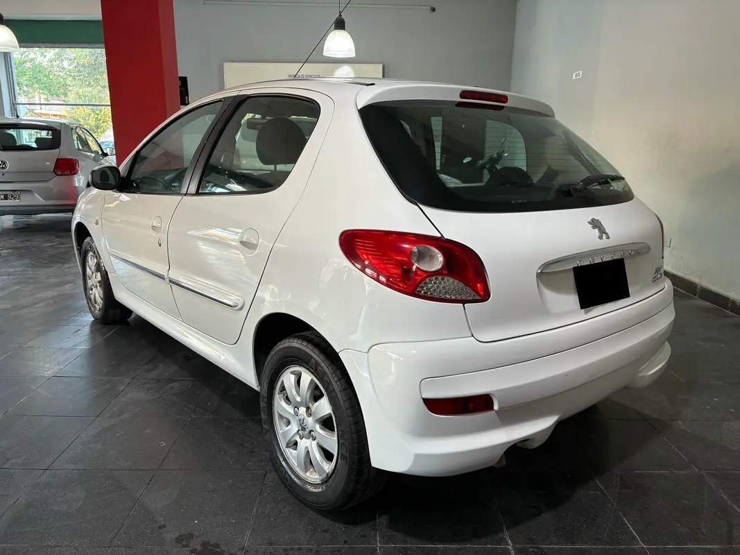Mira esta publicación de Peugeot 207 Compact