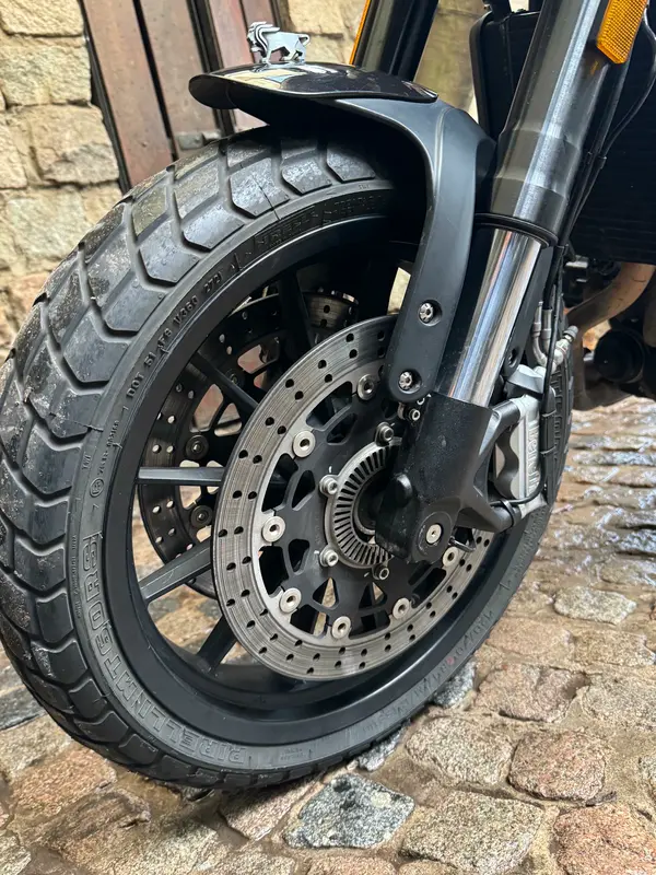 Mira esta publicación de Benelli Leoncino 500