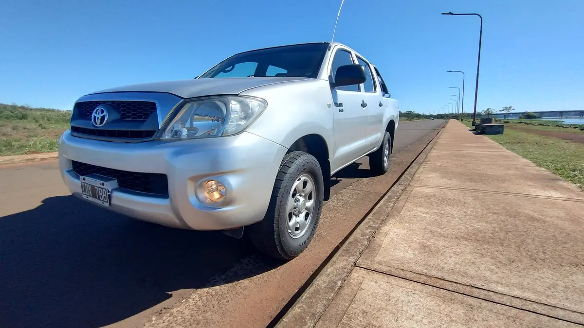 Mira esta publicación de Toyota Hilux 2009 en Motordil