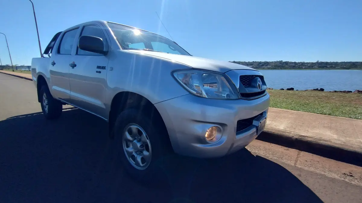 Mira esta publicación de Toyota Hilux 2009 en Motordil