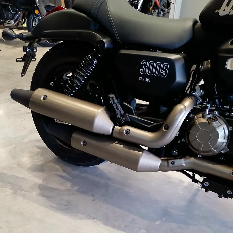 Mira esta publicación de Qjmotor SRV 300 2025 en Motordil