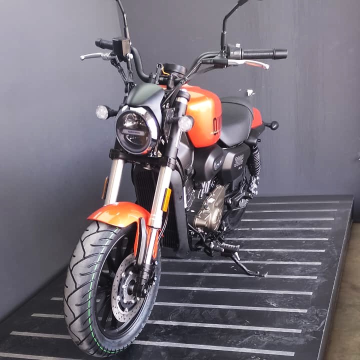Mira esta publicación de Qjmotor SRV 300 2025 en Motordil