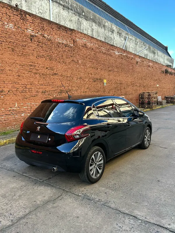Mirá esta publicación de Peugeot 208