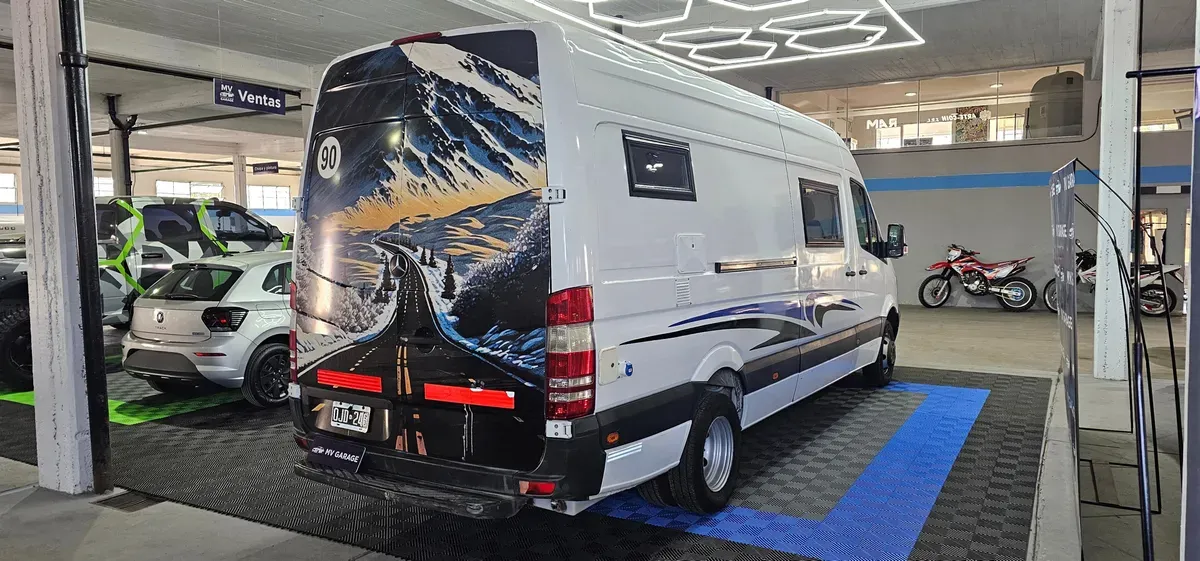 Mira esta publicación de Mercedes Benz Sprinter