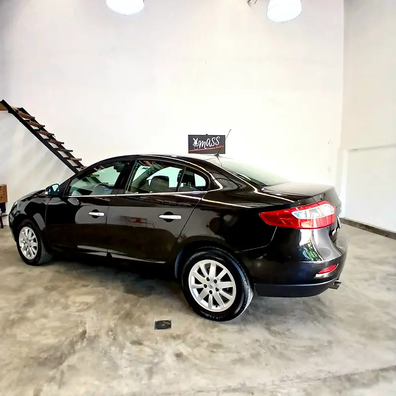 Mira esta publicación de Renault Fluence 2013 en Motordil