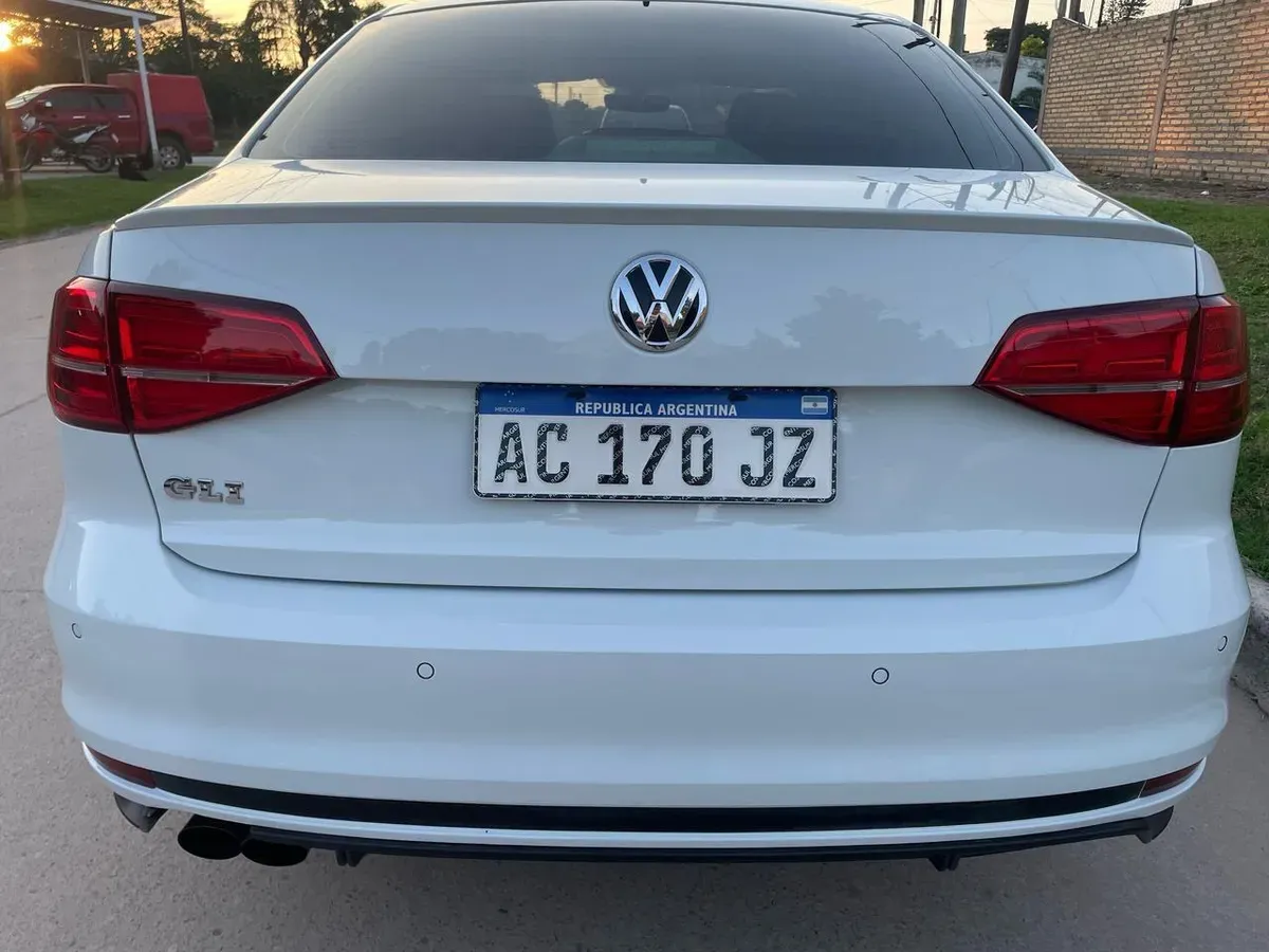 Mira esta publicación de Volkswagen Vento 2017 en Motordil