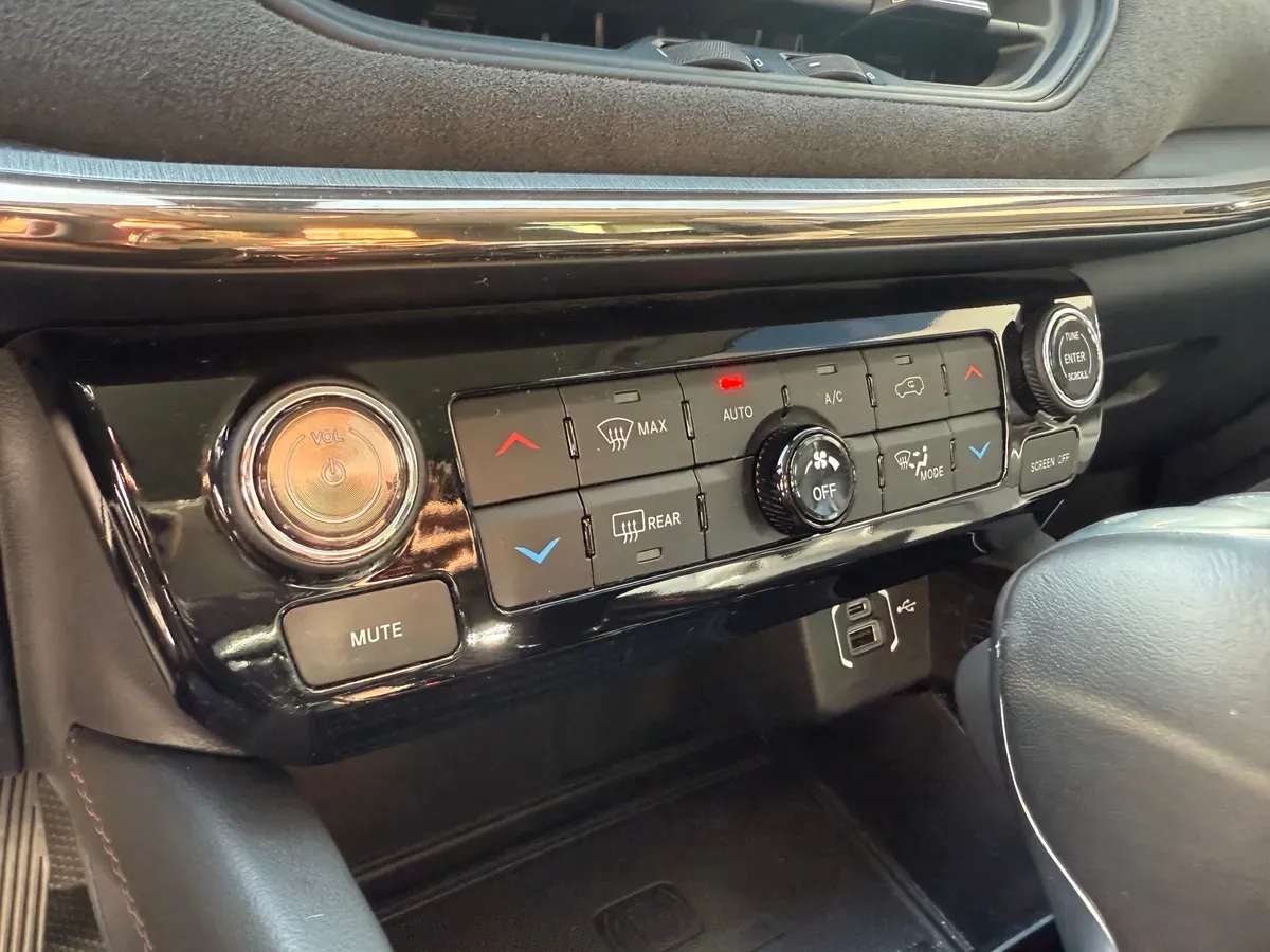 Mirá esta publicación de Jeep Commander
