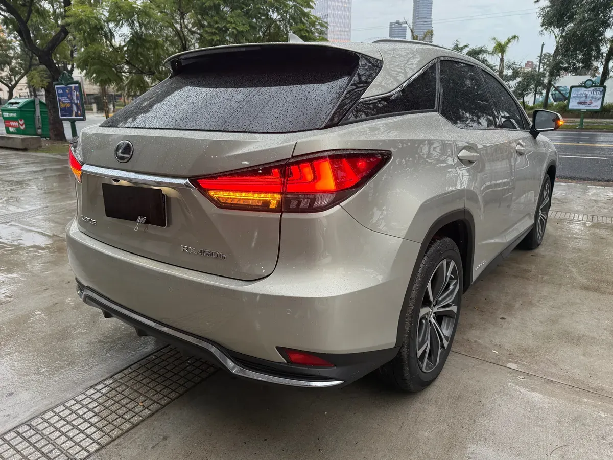 Mira esta publicación de Lexus RX