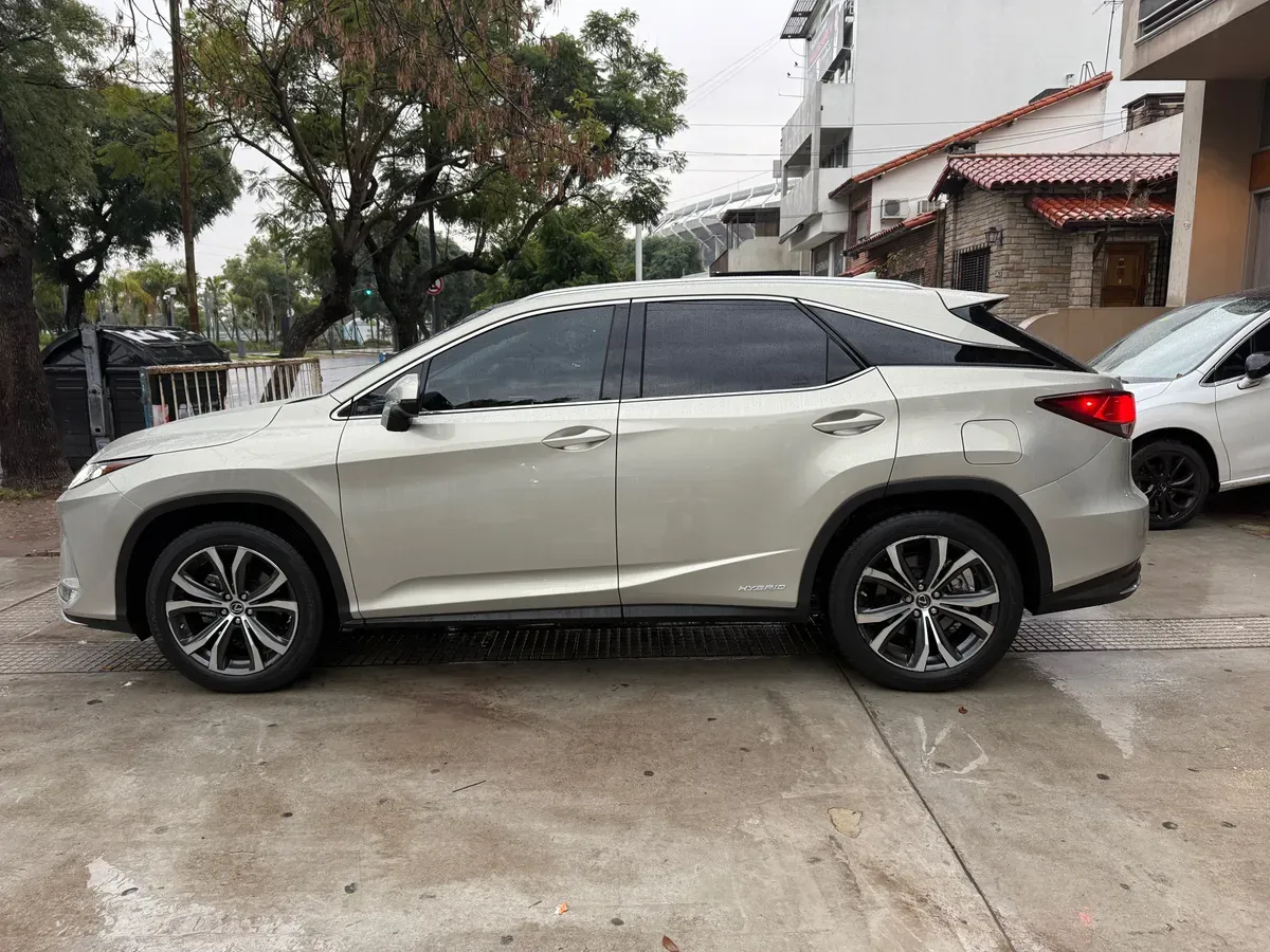 Mira esta publicación de Lexus RX