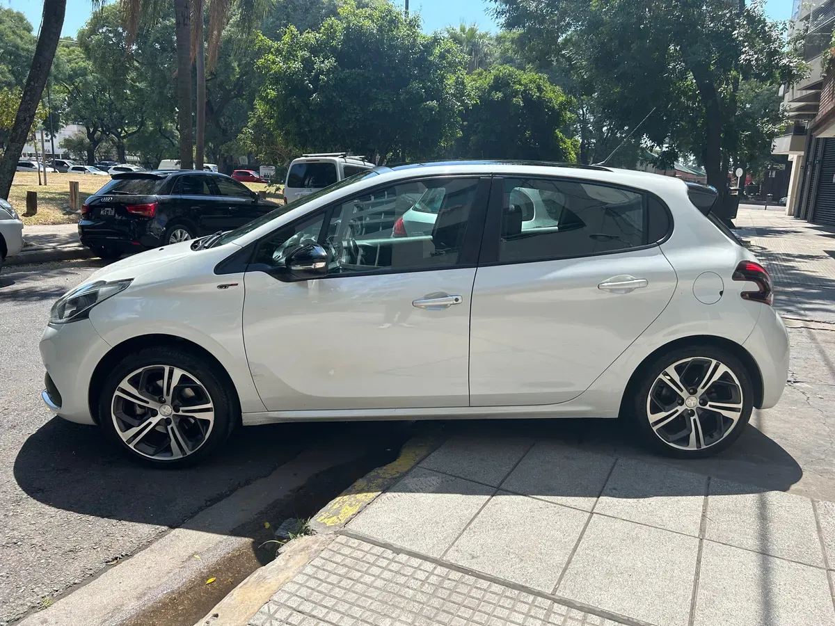 Mira esta publicación de Peugeot 208