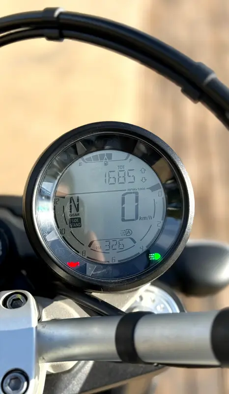Mirá esta publicación de Ducati 800 Icon Dark