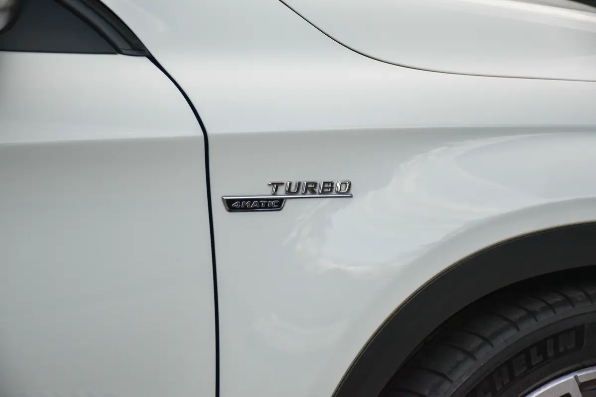 Mira esta publicación de Mercedes Benz GLA