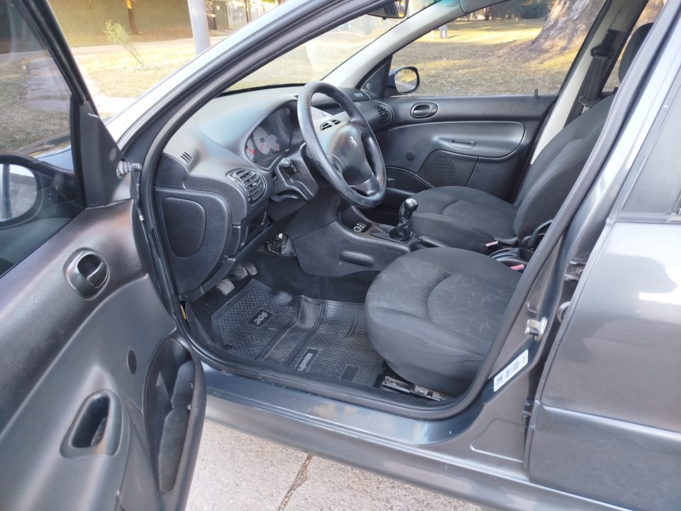 Mira esta publicación de Peugeot 206