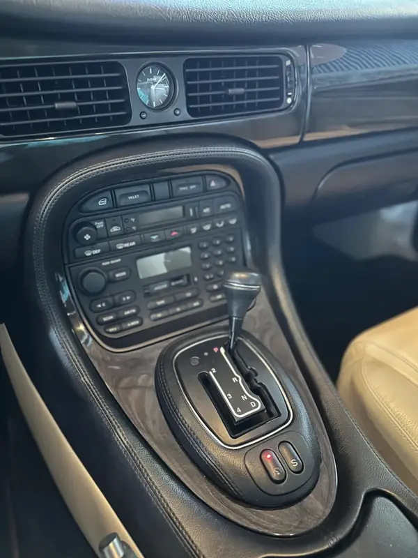 Mirá esta publicación de Jaguar XJ8