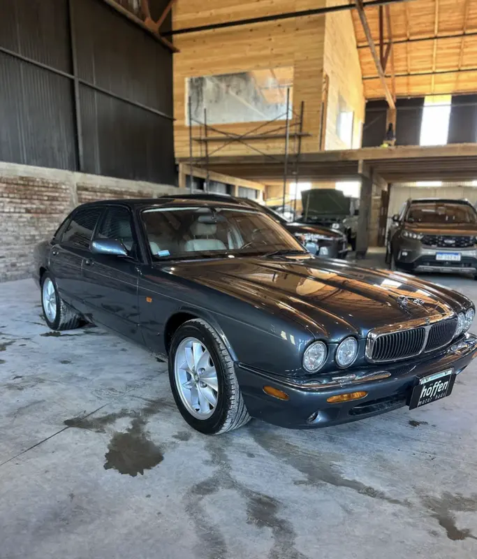 Mirá esta publicación de Jaguar XJ8