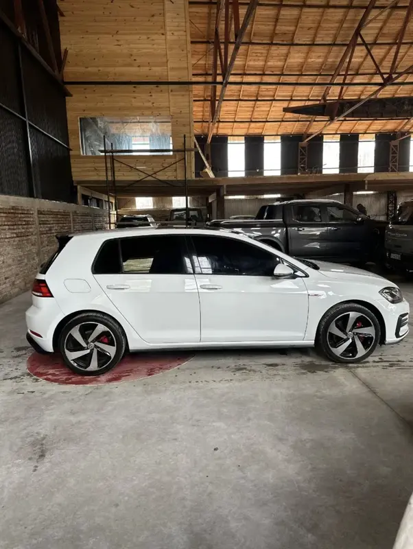 Mira esta publicación de Volkswagen Golf 2018 en Motordil