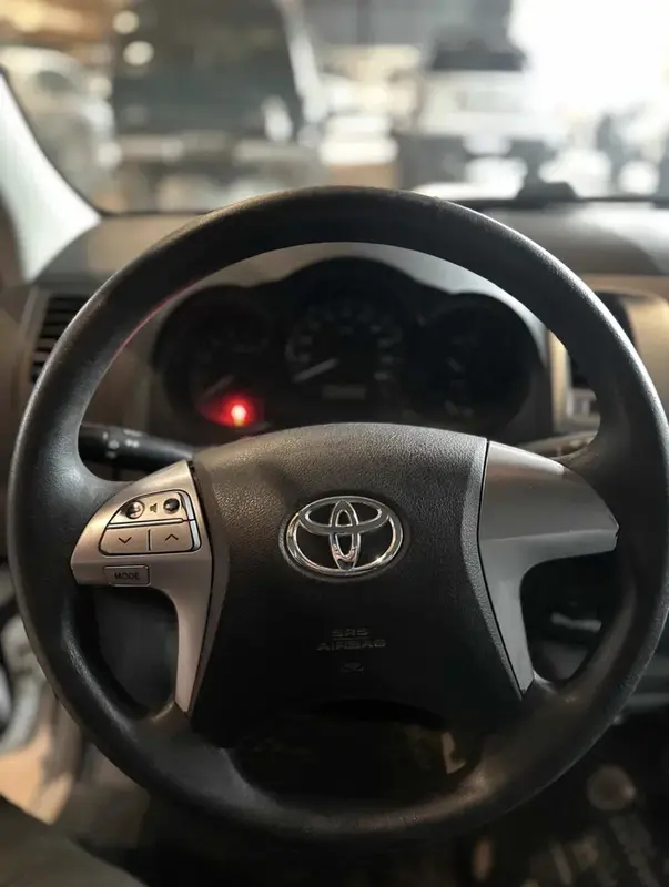 Mira esta publicación de Toyota Hilux 2015 en Motordil