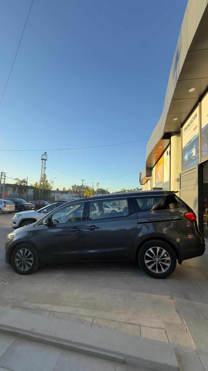 Mira esta publicación de KIA Carnival