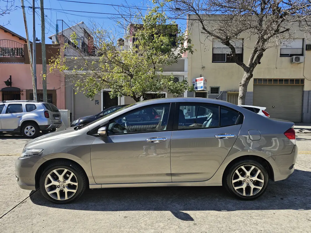 Mira esta publicación de Honda City