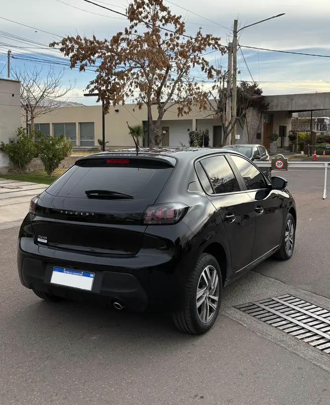 Mira esta publicación de Peugeot 208 2023 en Motordil