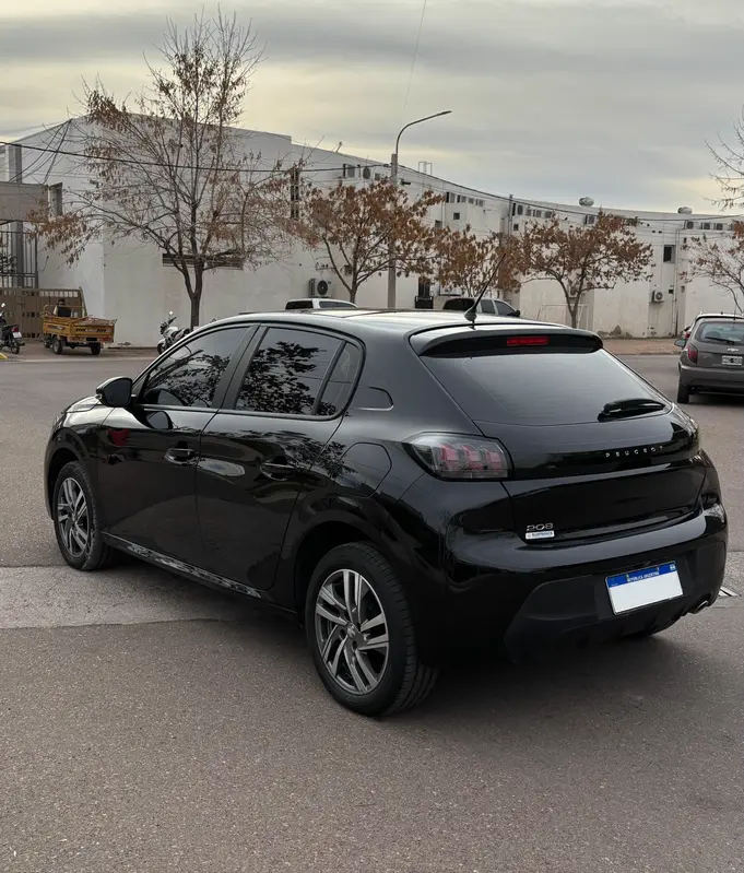 Mira esta publicación de Peugeot 208 2023 en Motordil