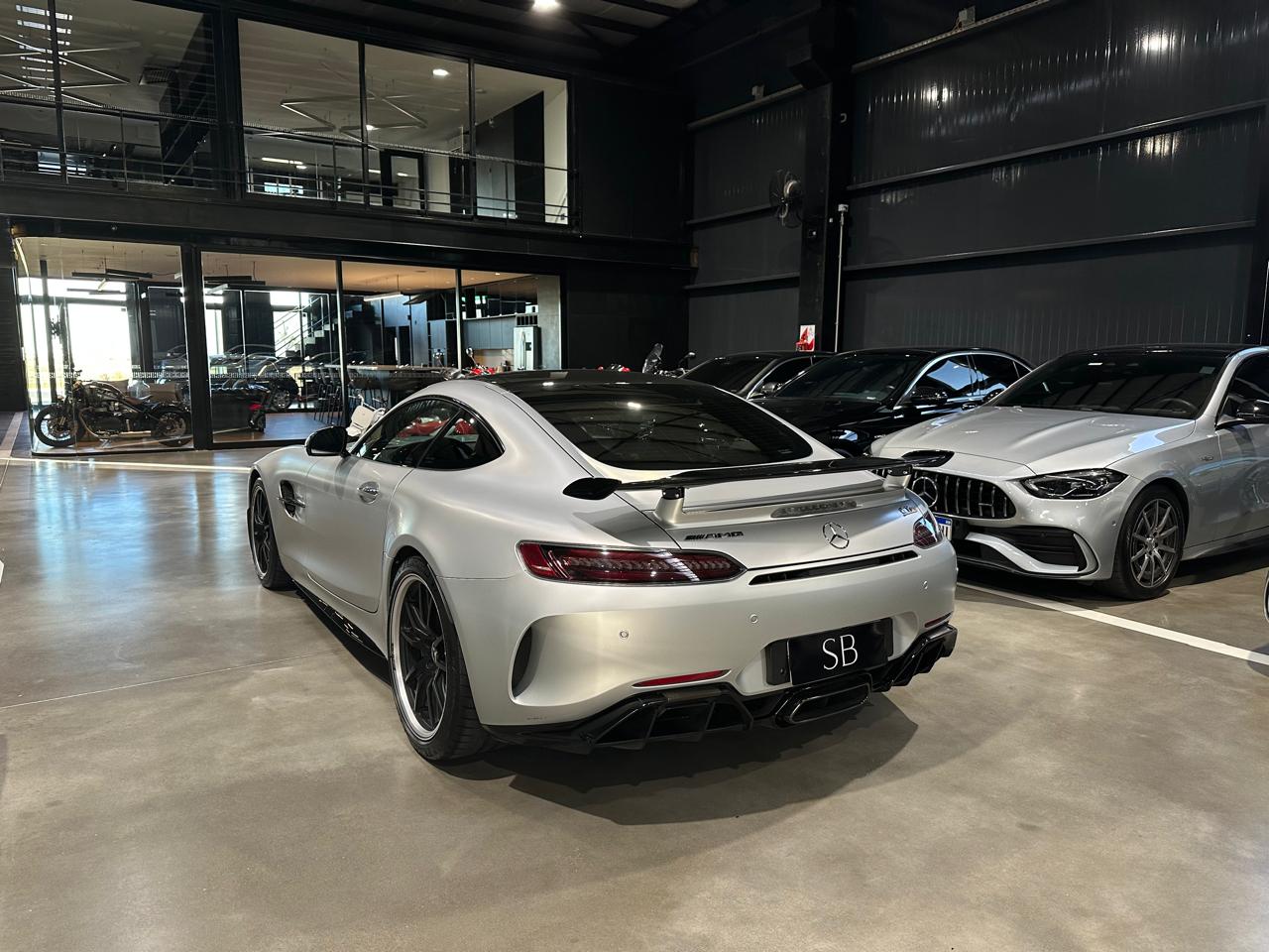 Mira esta publicación de Mercedes Benz GT