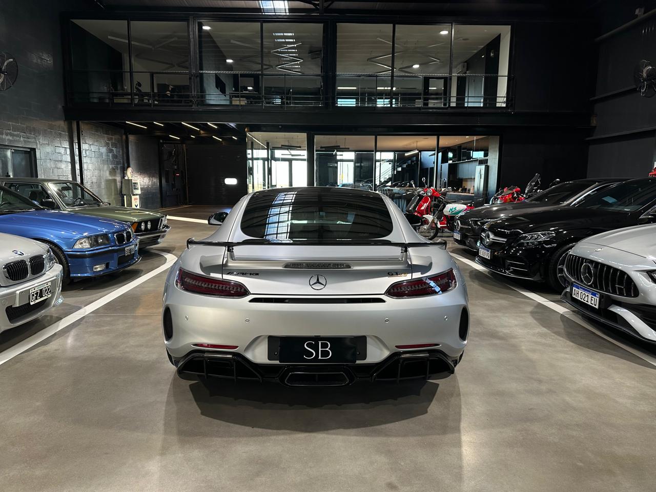 Mira esta publicación de Mercedes Benz GT