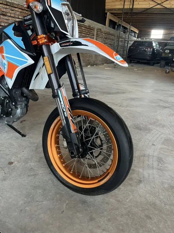 Mirá esta publicación de KTM 690 SMC R