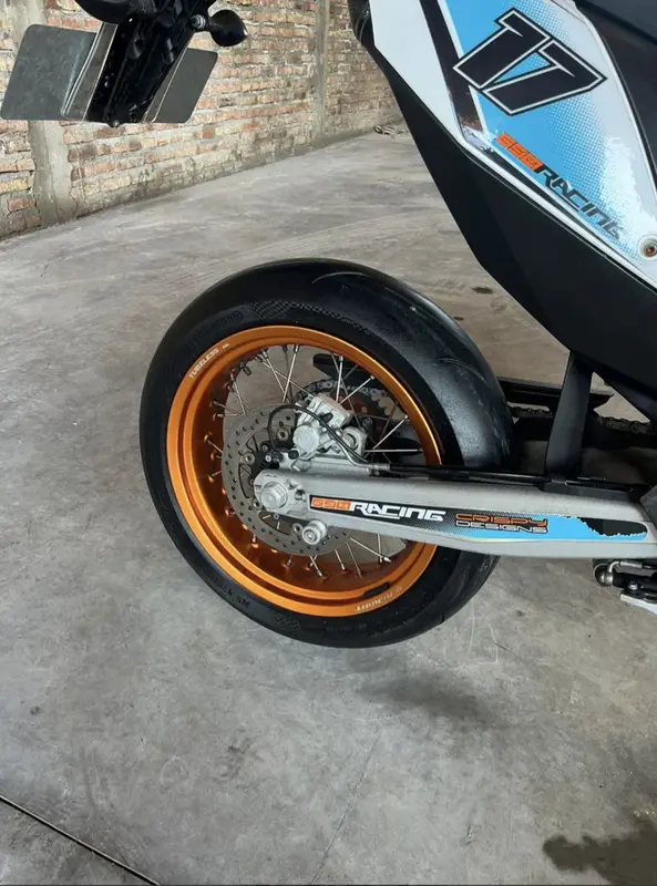 Mirá esta publicación de KTM 690 SMC R