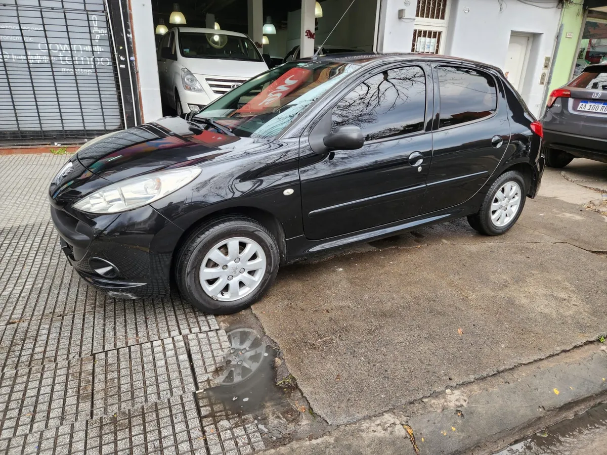 Mira esta publicación de Peugeot 207 Compact