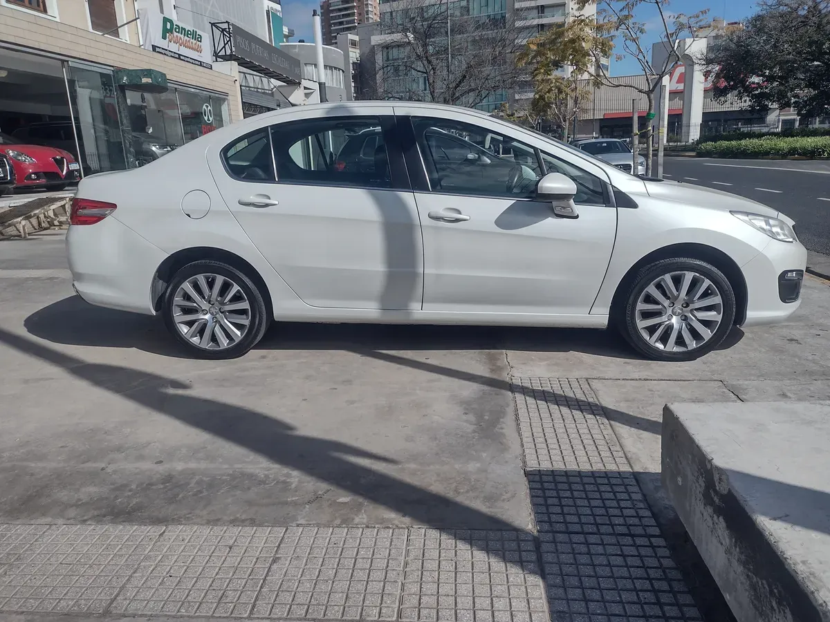 Mira esta publicación de Peugeot 408