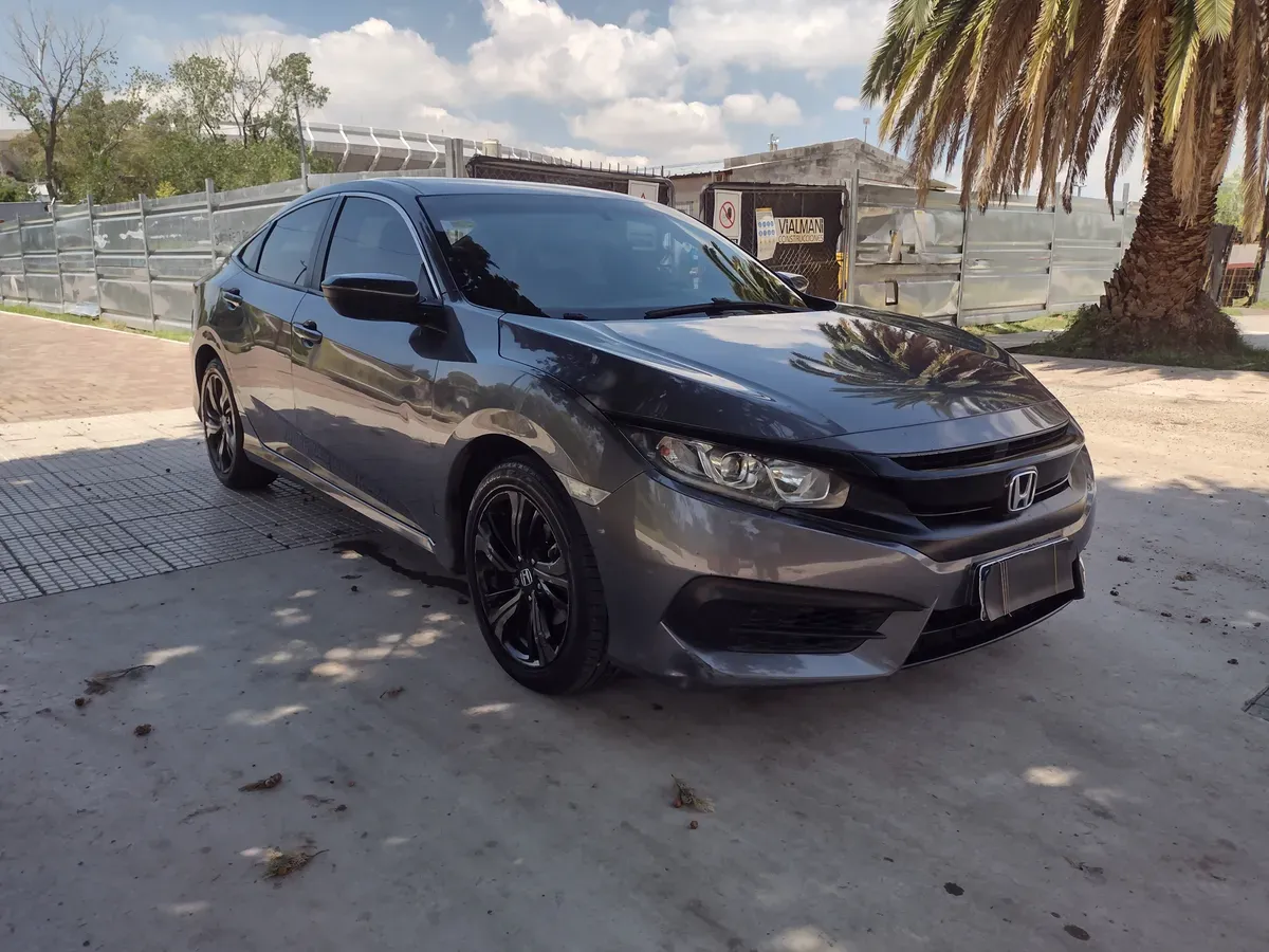 Mira esta publicación de Honda Civic